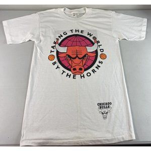 New Chicago Bulls Taking The World By The Horns Vtg T-shirt Sz M Nba 90s